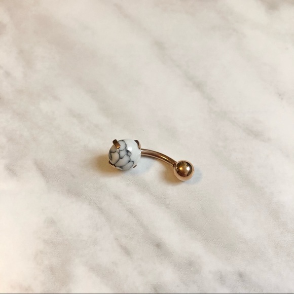 🎉 New Rose Gold Marble Bellybutton Ring - Picture 3 of 5
